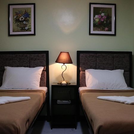 Doniti Suites And Events Place Mandaluyong Esterno foto