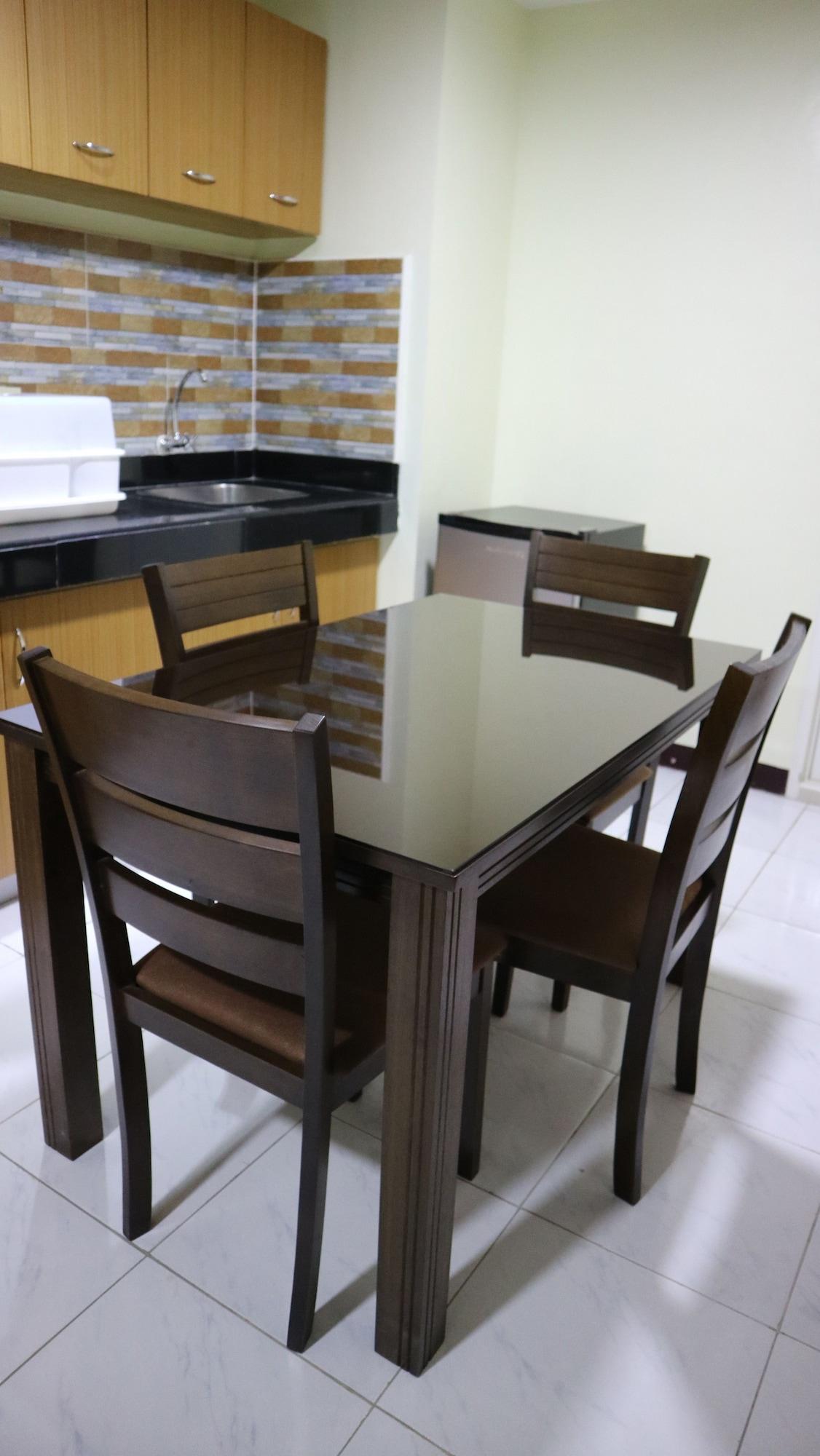 Doniti Suites And Events Place Mandaluyong Esterno foto
