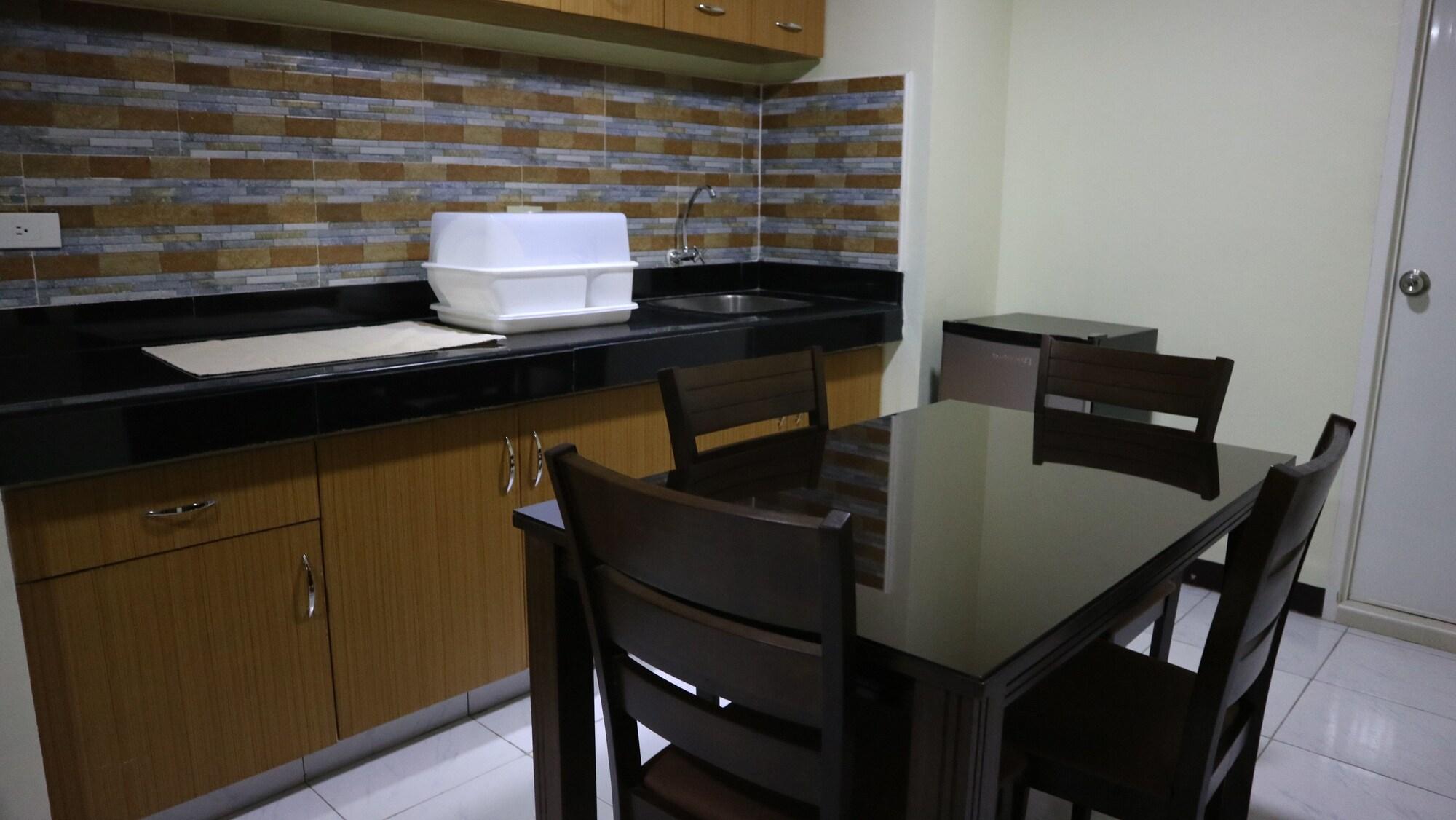 Doniti Suites And Events Place Mandaluyong Esterno foto
