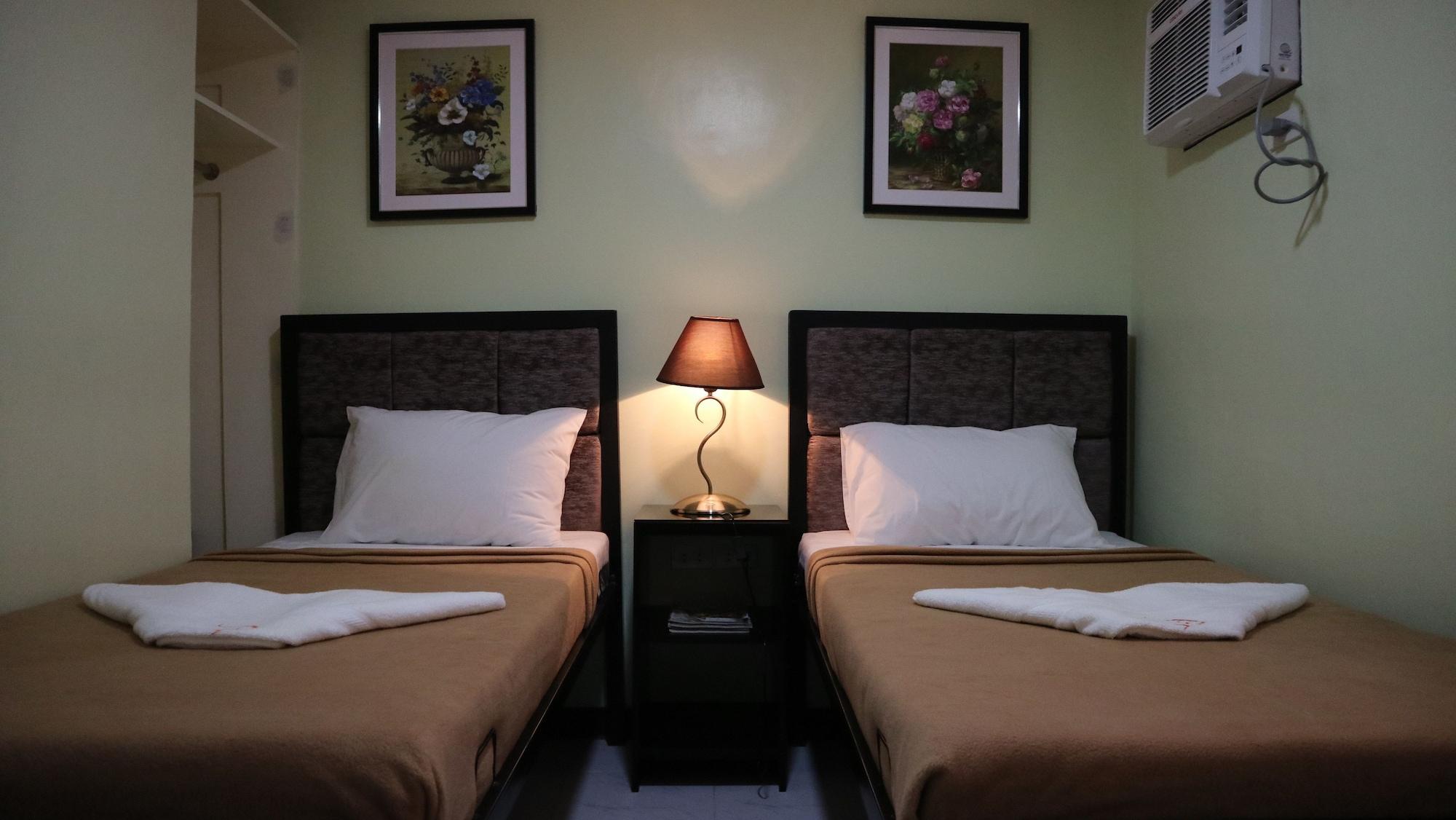 Doniti Suites And Events Place Mandaluyong Esterno foto
