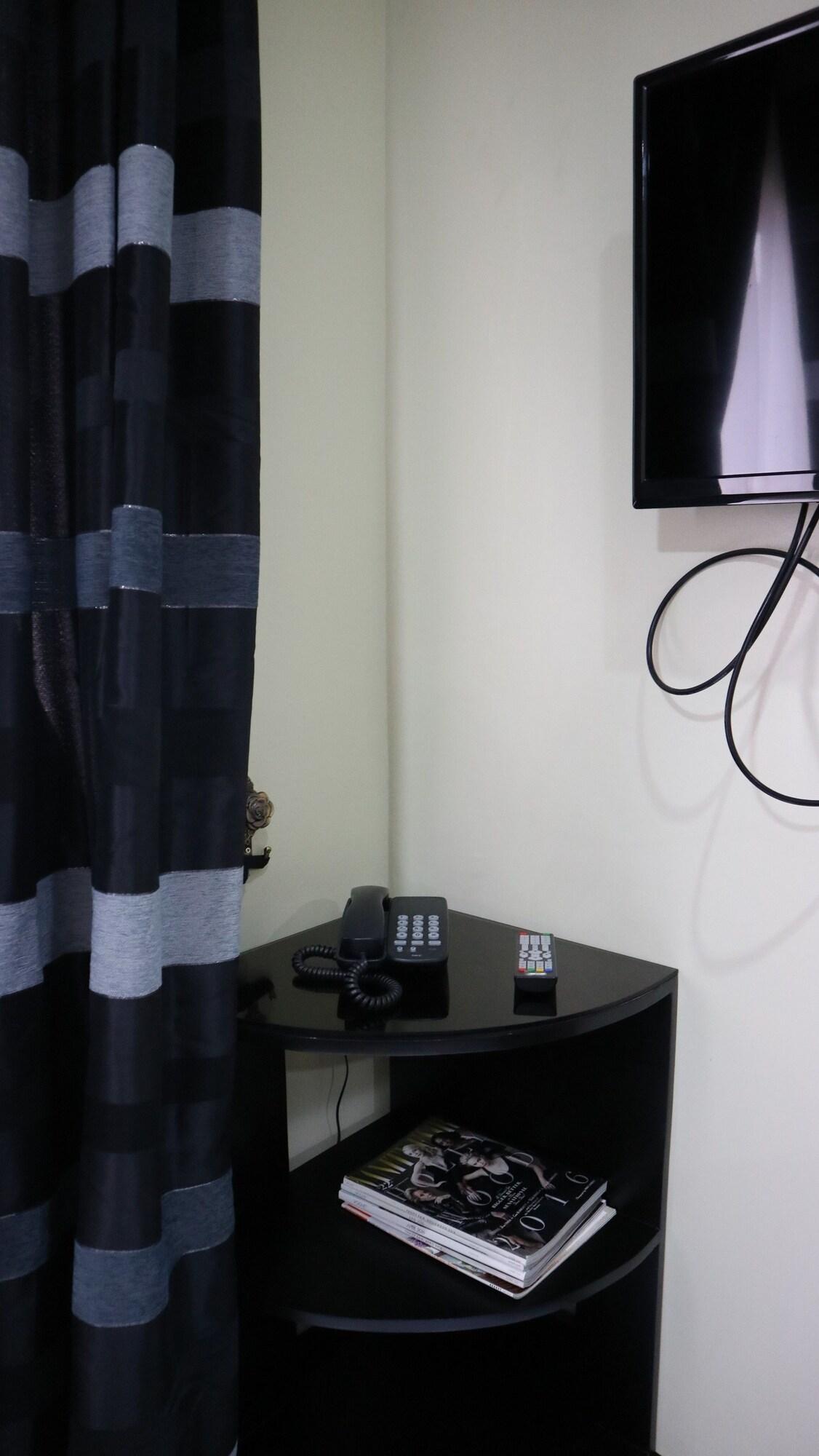 Doniti Suites And Events Place Mandaluyong Esterno foto