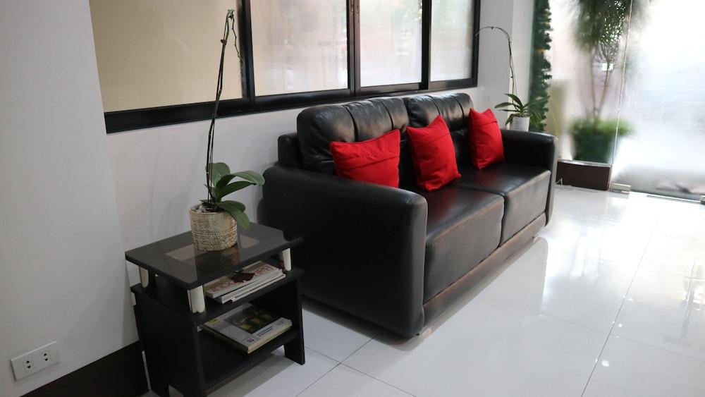Doniti Suites And Events Place Mandaluyong Esterno foto